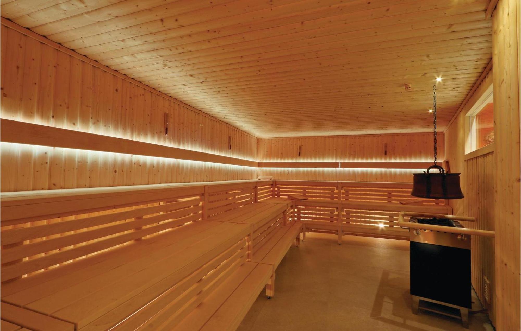 Cozy Apartment In Luebeck Travemuende With Sauna Extérieur photo